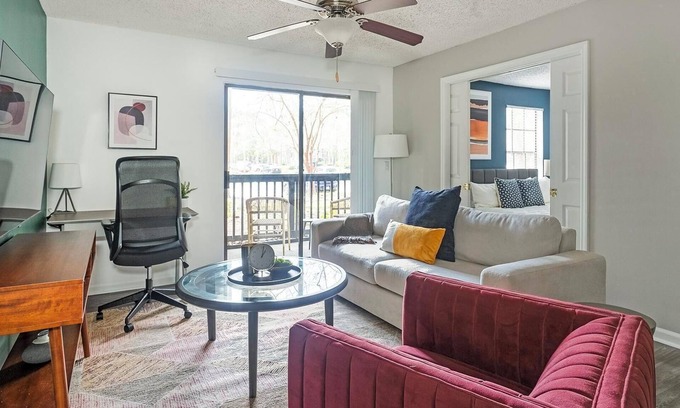 Southside Apartment | Landing | Amazing 2BD, Tennis Court, Pool
