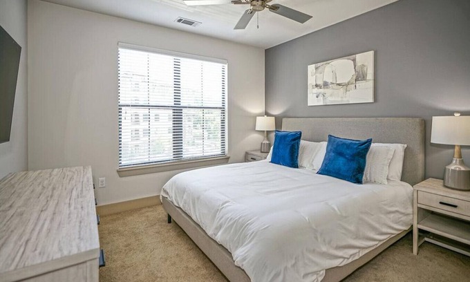 Crestline Heights Apartment | Cozy 1 Bedroom at Landing at 4700 Colonnade in Overton