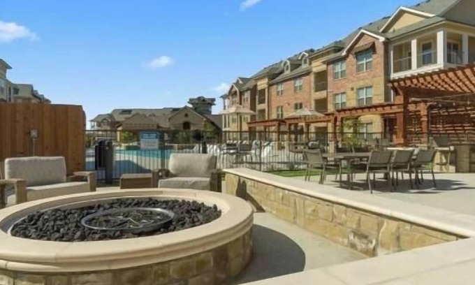 Burleson Apartment | Discover Auberge of Burleson: 2-Bedroom Haven Downtown