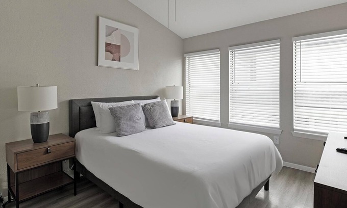 Fort Worth Apartment | Explore Axis Waterfront: Family-Friendly 2 Bedroom Retreat