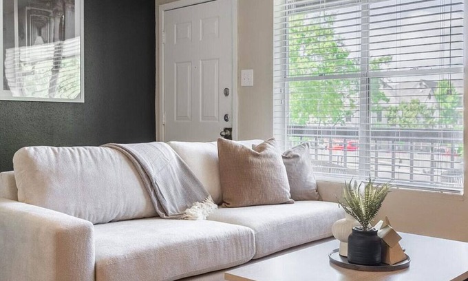 El Lago Apartment | Discover Bar Harbor Apartment Homes in Seabrook Downtown