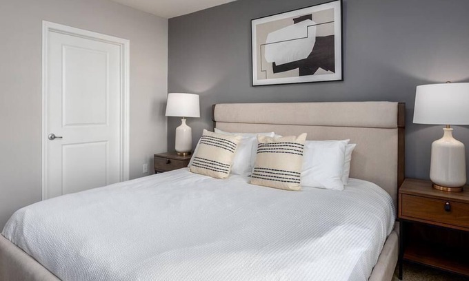 Northwest Columbus Apartment | Discover Berkley House - 2 Bedrooms in Downtown Columbus