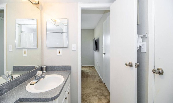 North Druid Hills Apartment | Cozy Landing at Briarhill Apartments - 1 Bedroom Retreat
