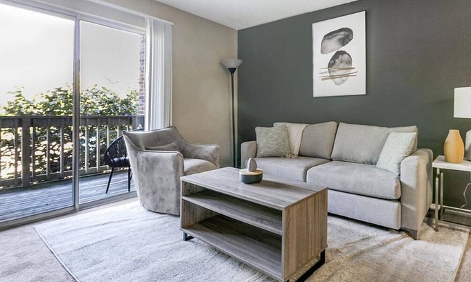 Woodlawn Apartment | Cozy Landing at Commons: Family-Friendly 1 Bedroom Retreat