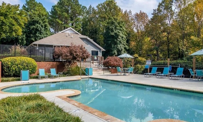 Dunwoody Apartment | Explore Dunwoody Village: Family-Friendly 2 Bedroom Retreat