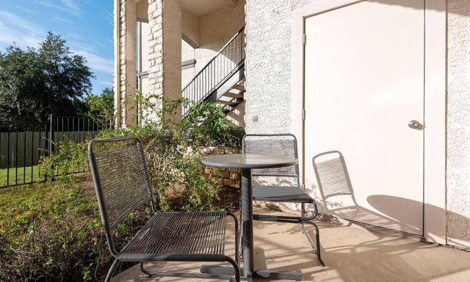 Falconhead Apartment | Relaxing 1 Bedroom Retreat at Falconhead with Pool