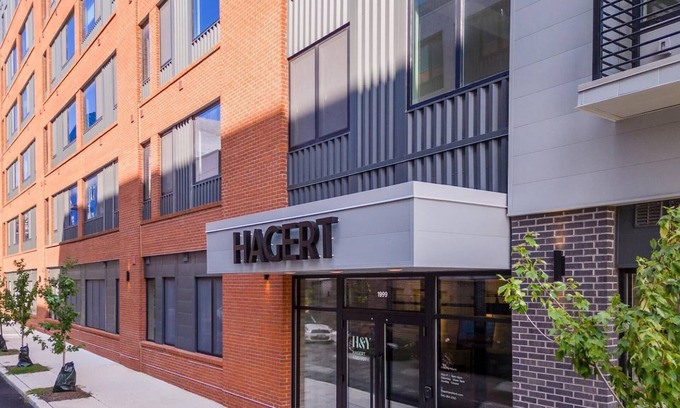 Kensington Apartment | Landing at Hagert and York - Studio in East Ken.