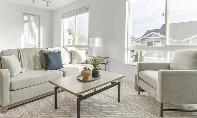 Silver Lake Apartment | Family Retreat at Landing at Helm - Pet Friendly & Pool Access