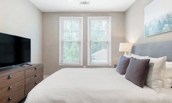 West Ashley Apartment | Relaxing Retreat: Heyward West Ashley - 2 Bedrooms Awaits