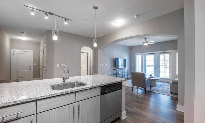 West Ashley Apartment | Discover Heyward West Ashley - Family-Friendly 2 Bedroom Retreat