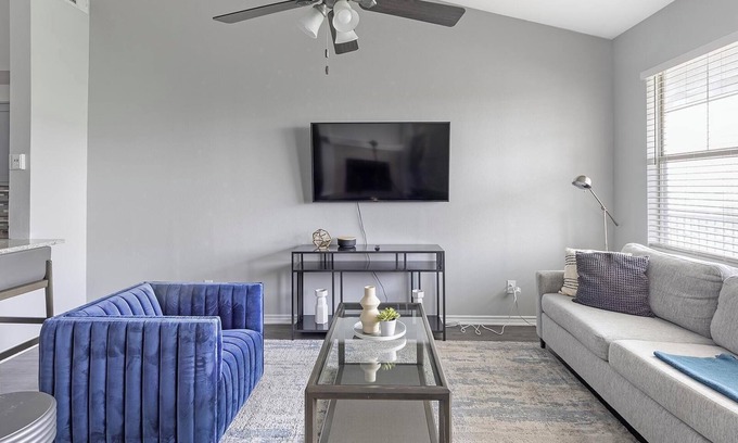 Fossil Creek Apartment | Discover Hidden Lakes: 1 Bedroom Getaway in Fort Worth