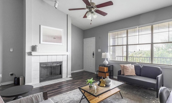 Fossil Creek Apartment | Landing at Hidden Lakes - 1 Bedroom in North Fo.