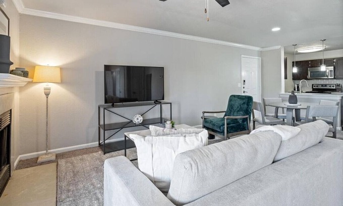 Cityplace Apartment | Discover Ivy Urban Living: 2-Bedroom Retreat in Dallas