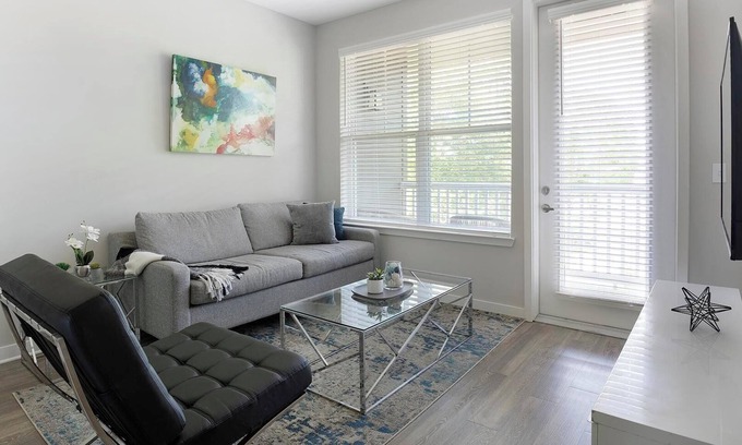 Huntsville Apartment | Landing at Laurel at Dry Creek - 1 Bedroom in E.