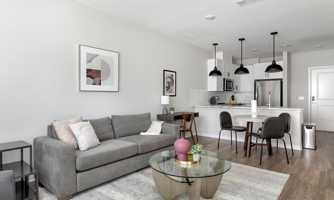 Huntsville Apartment | Landing at Laurel at Dry Creek - 1 Bedroom in E.