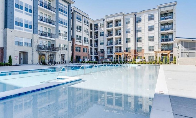 Franklin Apartment | Discover McEwen Northside I: 1 Bedroom in Downtown Franklin