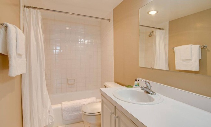 Bethesda Apartment | Convenient North Park Apartments - Family & Pet Friendly Stay
