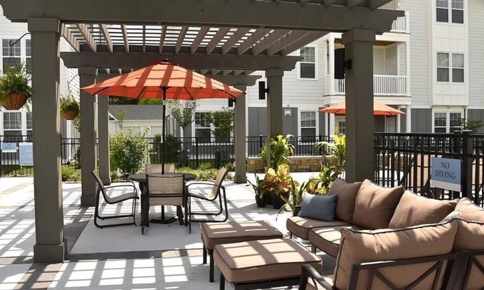 Norfolk - Virginia Beach Apartment | Explore Park 216 Apartments: Cozy 1 Bedroom in Downtown Suffolk