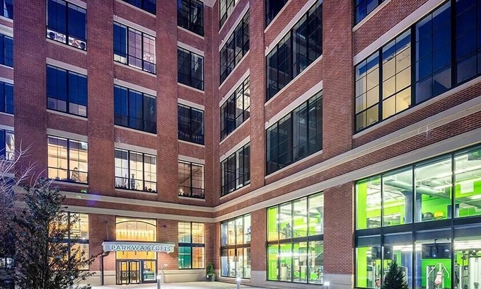 Ampere Apartment | Discover Parkway Lofts: Family-Friendly Studio in East Orange