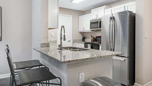 Hitch Village - Fred Wessels Homes Apartment | Experience Riverworks at Eastern Wharf - 2 Bedrooms & Pool