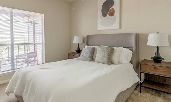 Southbelt/Ellington Apartment | Landing at Settlers Ranch - 1 Bedroom in South .