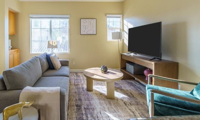 Rancho Cucamonga Apartment | Discover Terraza Del Sol: 2 Bedrooms in Downtown Rancho Cucamonga