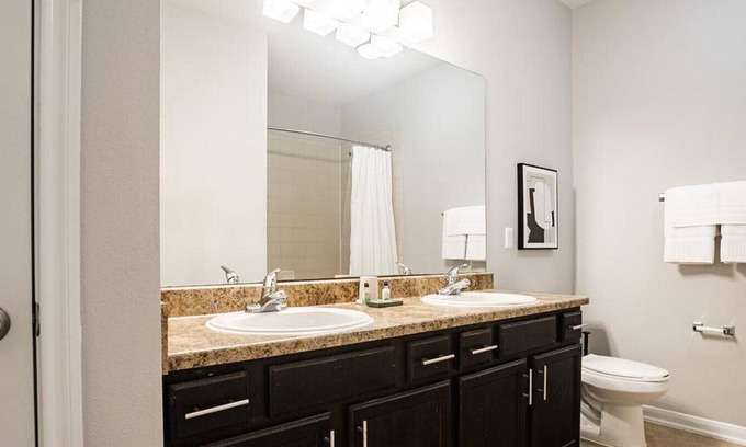 Atascocita Apartment | Discover The Henry at Woodland Hills - Family-Friendly Retreat