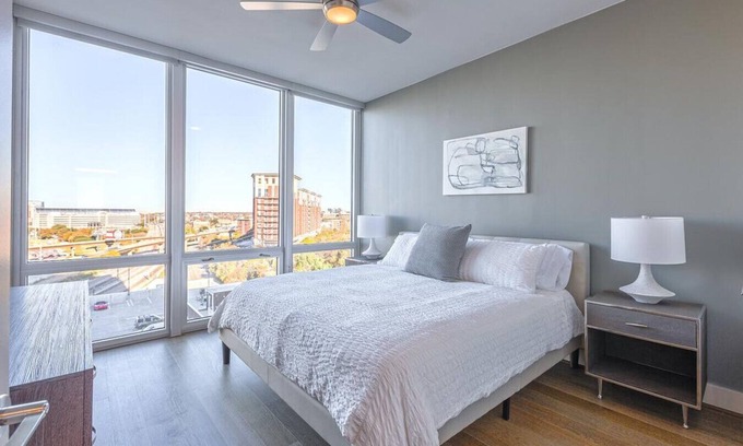 Uptown Apartment | Cozy 2-Bedroom Retreat at The Katy in Victory Park
