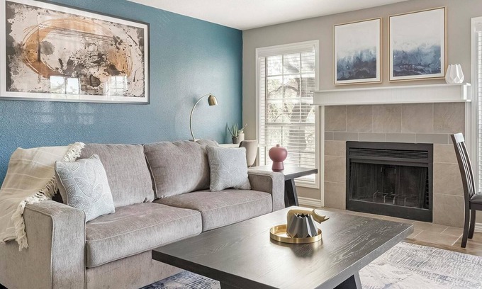 Royal Ridge Apartment | Landing at The Lynx - 1 Bedroom in Northeast Side