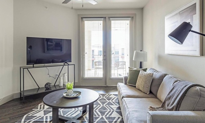 Vickery Meadow Apartment | Experience Comfort at The Mark at Midtown in Northeast Dallas