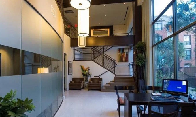 Greenway Plaza-Upper Kirby Apartment | Discover The Metropole: 2 Bedrooms in Greenway Area