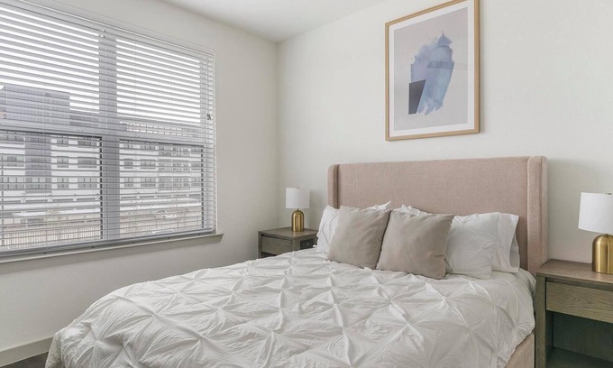 Northside Apartment | Landing at The Standard on the River - 1 Bedroo.