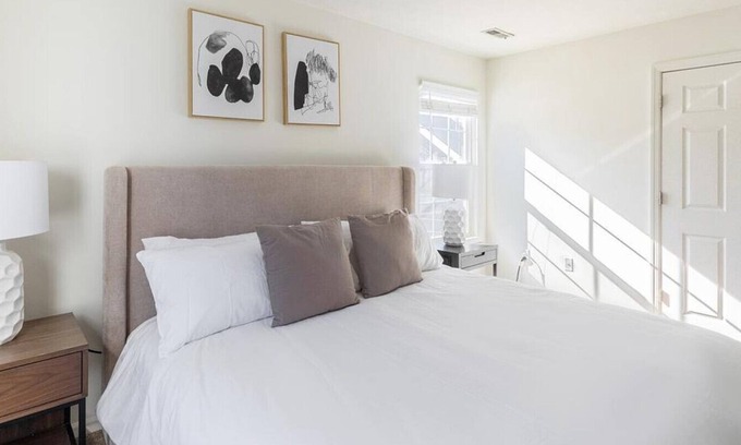 Avon Apartment | Cozy 2-Bedroom Retreat at Village at Avon in Downtown