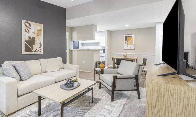 Plant City Apartment | Experience Walden Lake: 2-Bedroom Retreat in Downtown Plant City