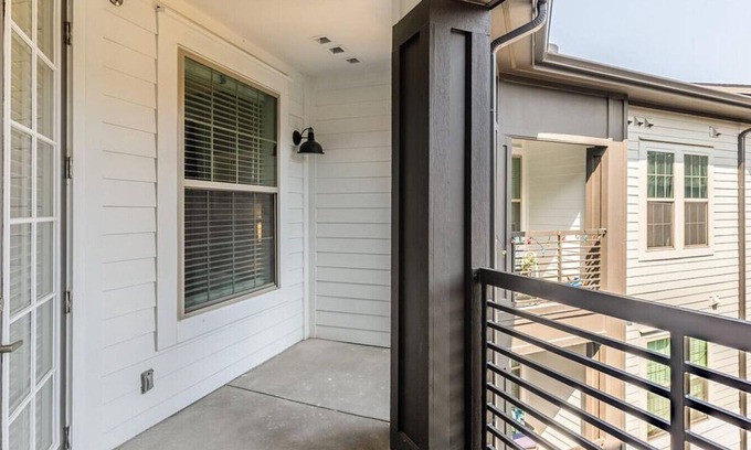 Keller Apartment | Explore Westhouse - 1 Bedroom Retreat in Downtown Fort Worth