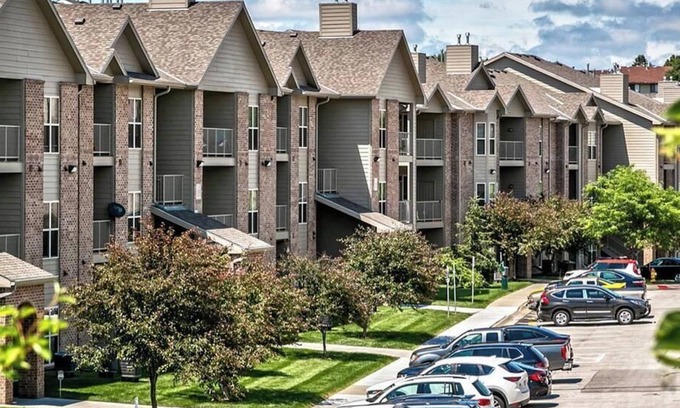 Omaha Apartment | Comfortable Escape at Whispering Hills - 1 Bedroom Retreat