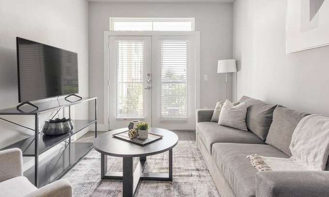 Katy Apartment | Landing | Beautiful 1BD, Game Room, Courtyard