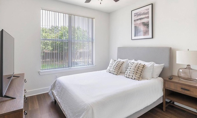 Irving Apartment | Cozy 2-Bedroom Retreat in Valley Ranch with Pool Access