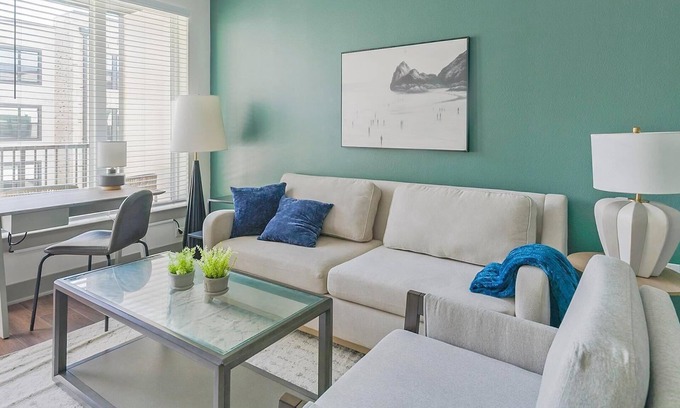 Houston Apartment | Landing | Chic 1BD, Courtyard, Gym
