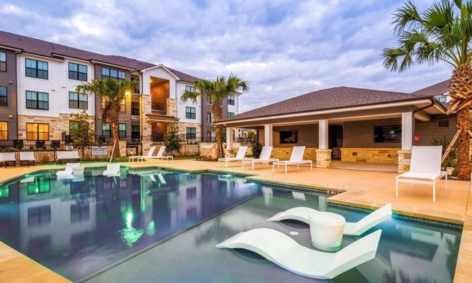 Pflugerville Apartment | Landing | Chic 1BD, Pool, Gym