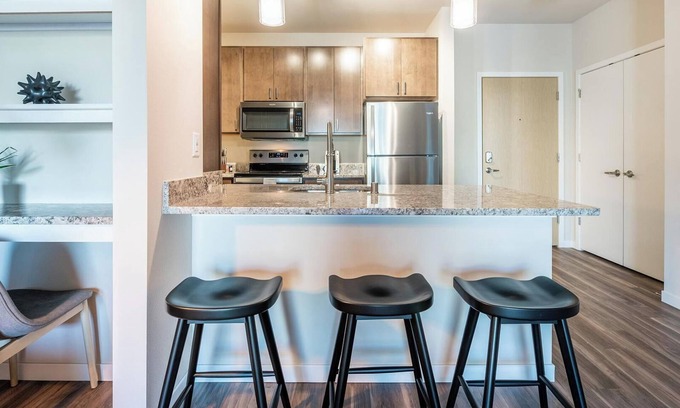Eureka Apartment | Landing | Chic 2BD, Pool, Gym