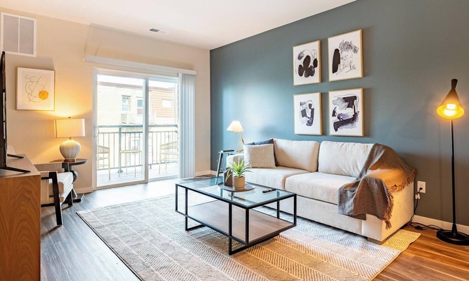 Spring Apartment | Landing | Incredible 2BD, Gym, Pool