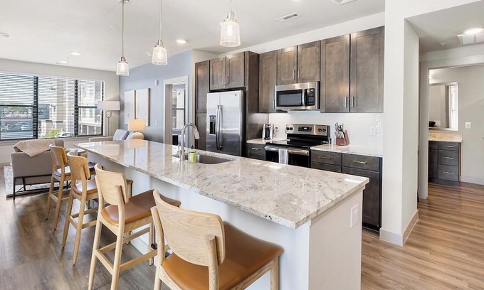 The Forum Apartment | Landing | Incredible 2BD, Gym