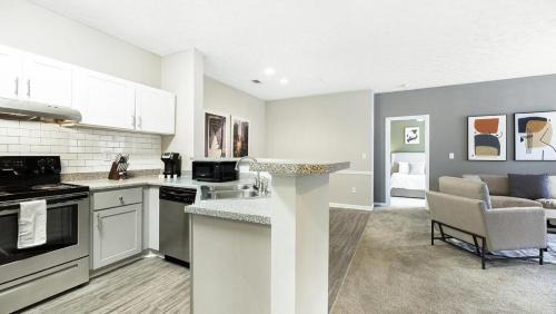 Lithia Springs Apartment | Modern Apartment Experience with Pool and Pet-Friendly Perks