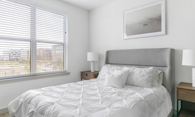 Northside Apartment | Landing | Spectacular 1BD, Gym, Pool