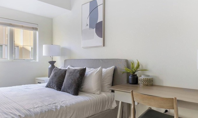 Pearl District Apartment | Landing | Spectacular Studio, Gym, Courtyard
