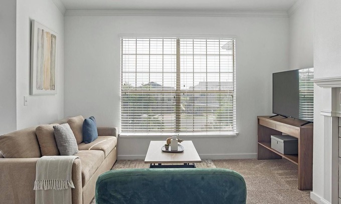McNeil Apartment | Landing | Stunning 1BD, Gym, Clubhouse