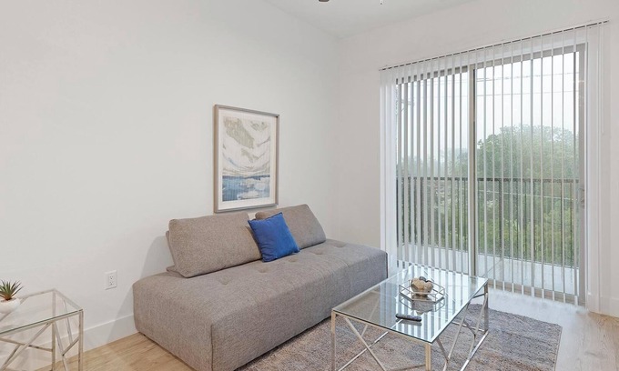 Denton Apartment | Landing | Stunning 1BD in Denton