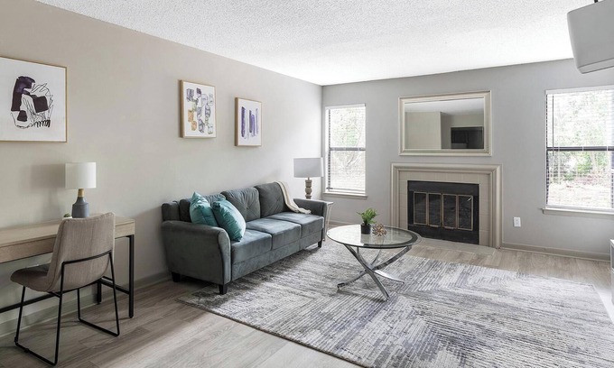 Huntsville Apartment | Landing | Stunning 1BD, Pool, Gym