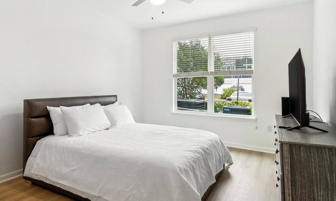 Eden Apartment | Inviting Stay at Longshore Commons - 1 Bedroom in Savannah